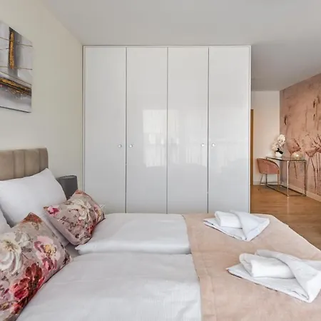 Kasprowicza Z Basenem I Parkingiem W Cenie - Holiday City Apartmán